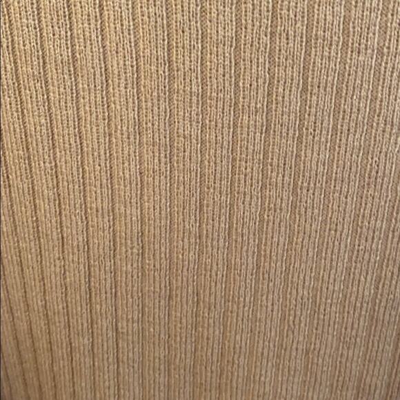 St. John women’s size S tan sleeveless camisole knit top - Picture 3 of 5